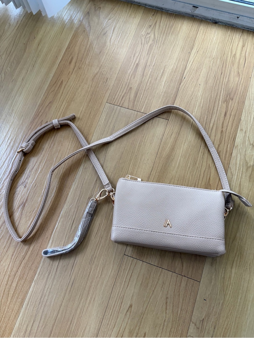 Tan purse-new!